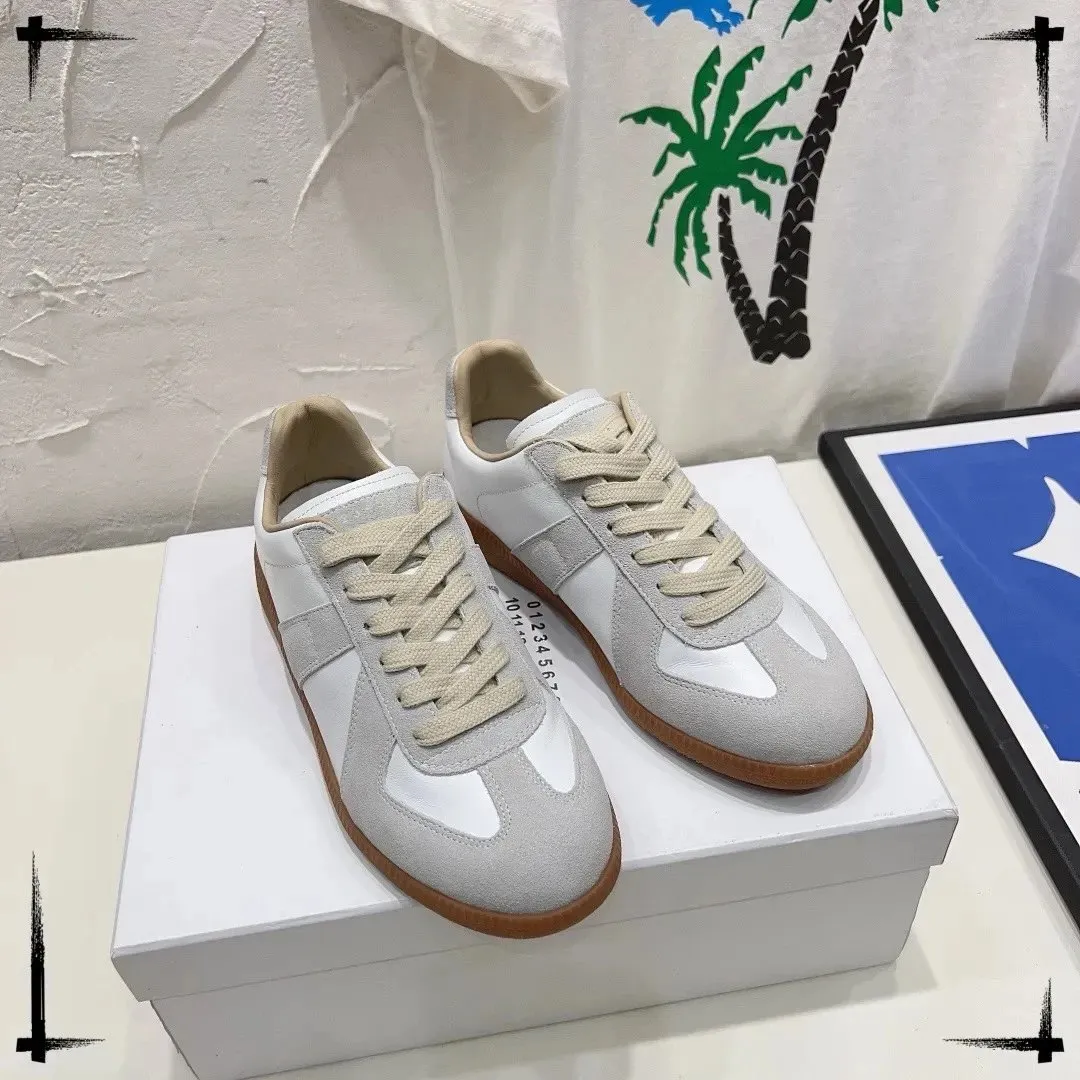 MAYA Sneakers