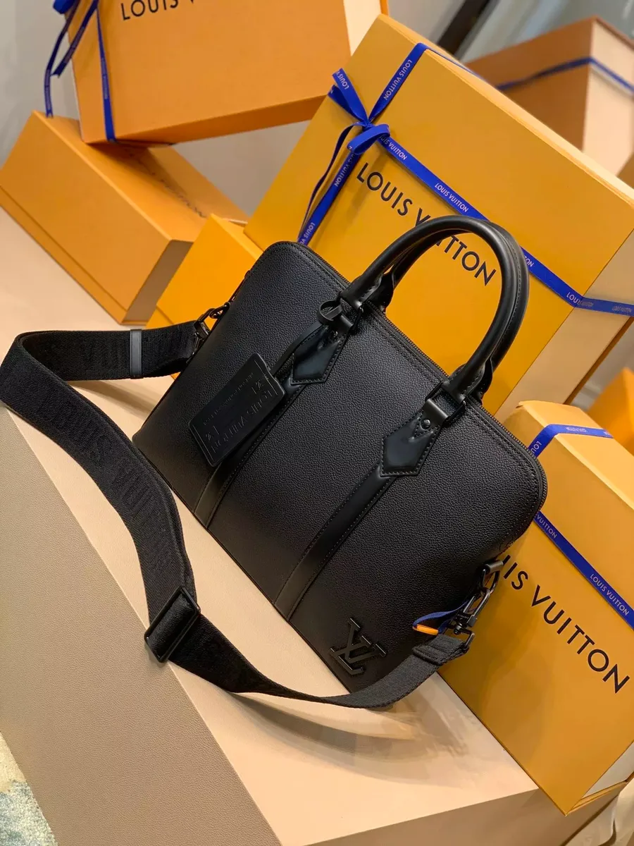 Louis Vuitton Keepall Bandoulière 25 Travel Bag