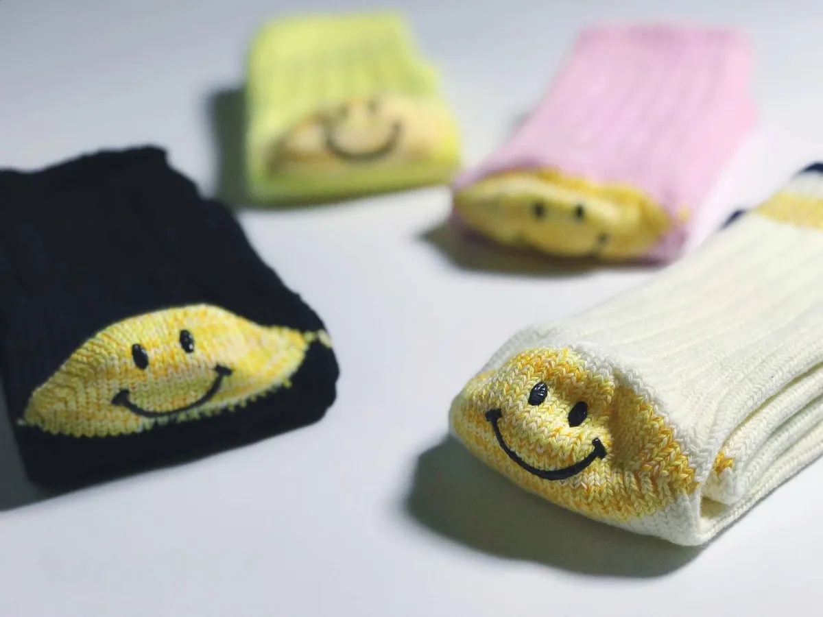 Smiley Face Knit Socks [1 style]