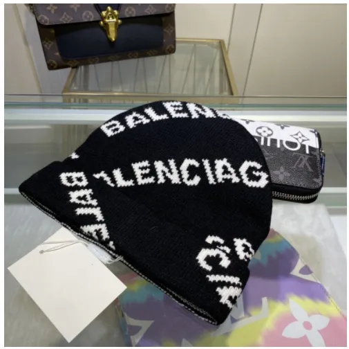 Balenciaga Logo Knit Beanie