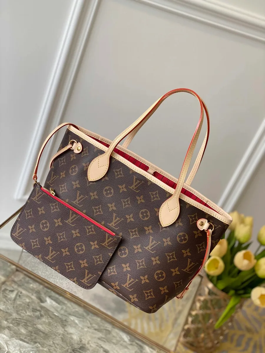 Louis Vuitton Neverfull MM Tote Bag