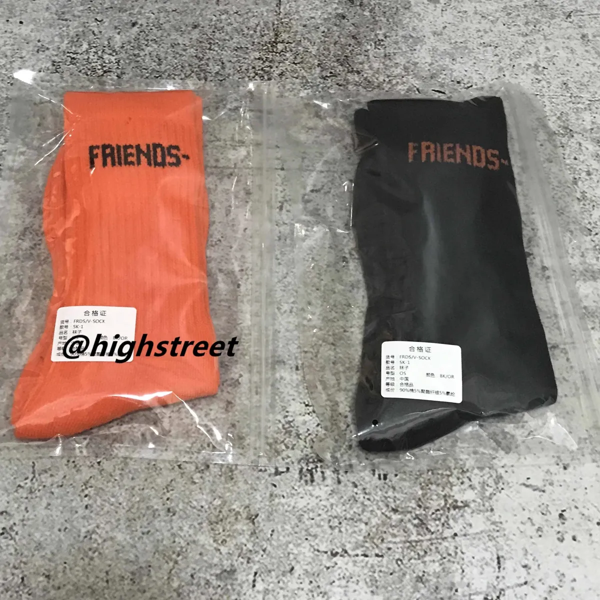 FRIENDS- Socks [1 style]