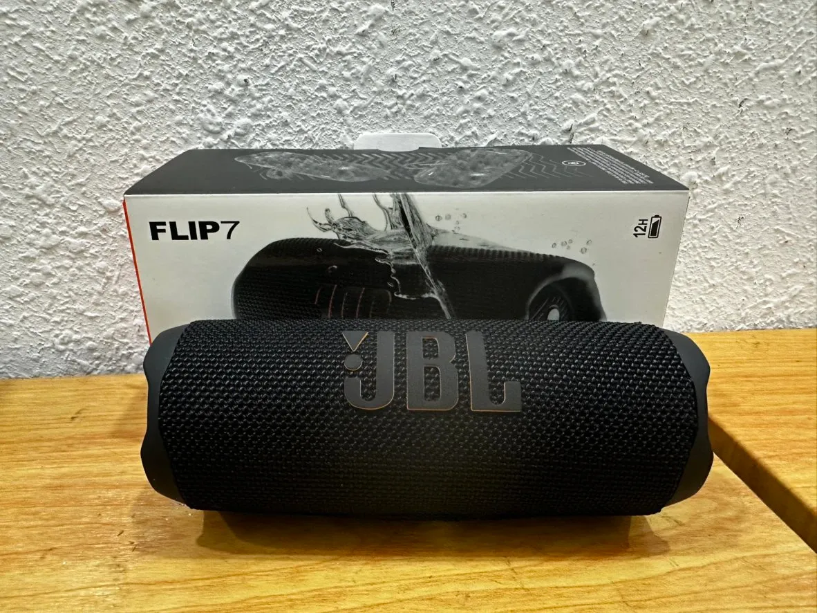 JBL Flip 7 Portable Bluetooth Speaker