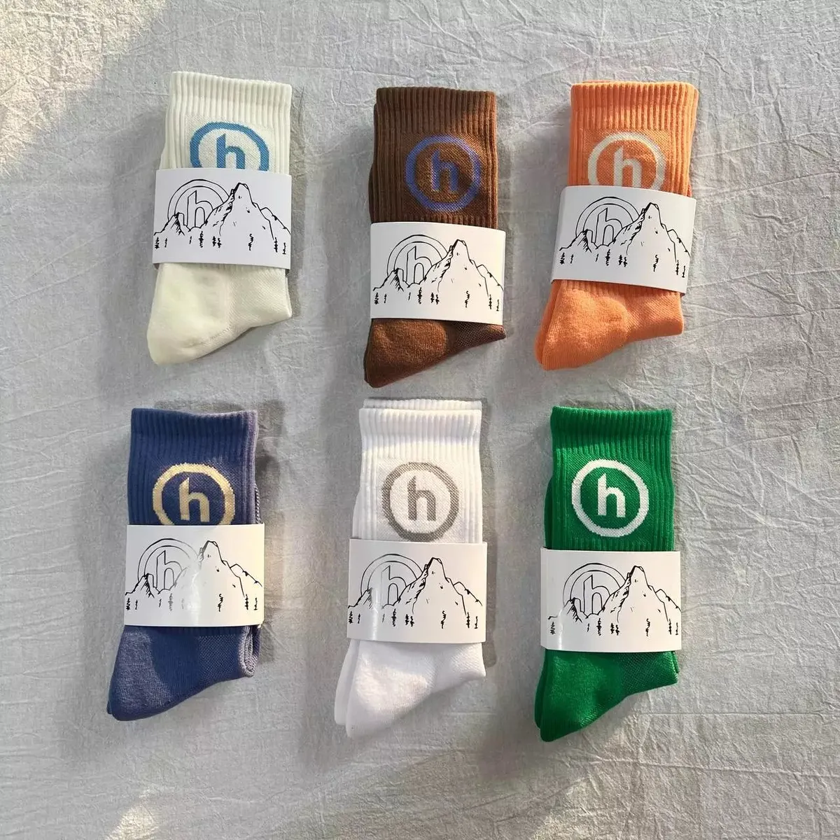 Mountain Logo Crew Socks [1 style]