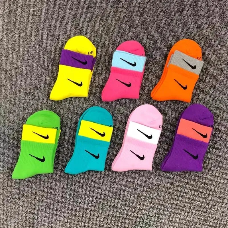 Nike Socks [1 style]