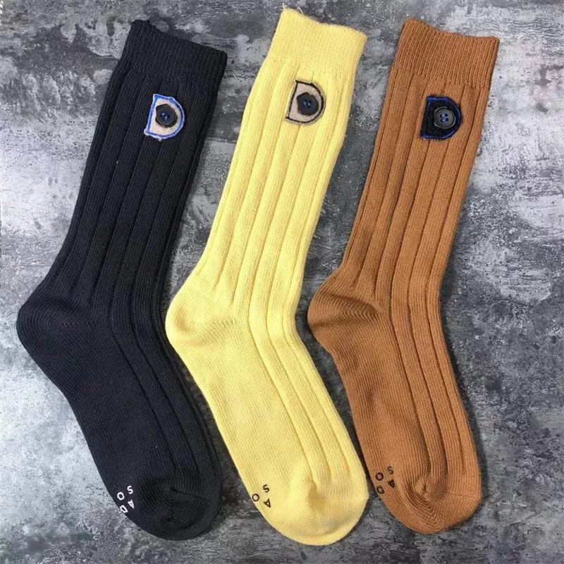 Eye Button Ribbed Socks [1 style]