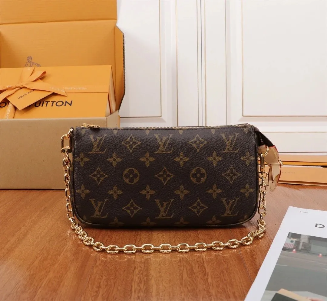Louis Vuitton Monogram Pochette Accessoires Bag