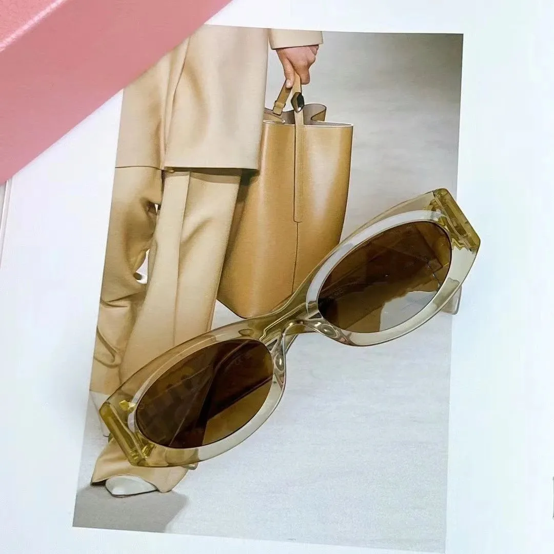 Transparent Cat-Eye Sunglasses [1 style]