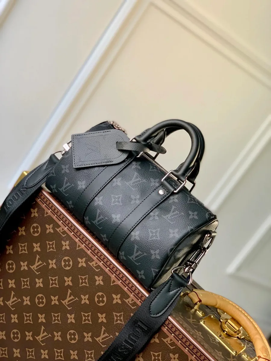 Louis Vuitton Keepall Bandoulière 25 Monogram Eclipse Bag
