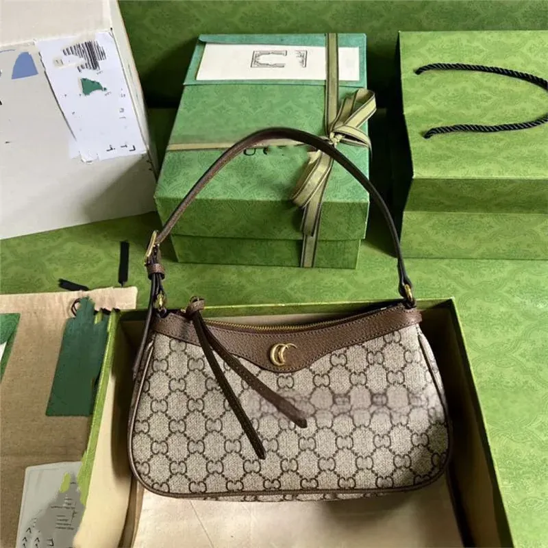 Gucci GG Supreme Shoulder Bag
