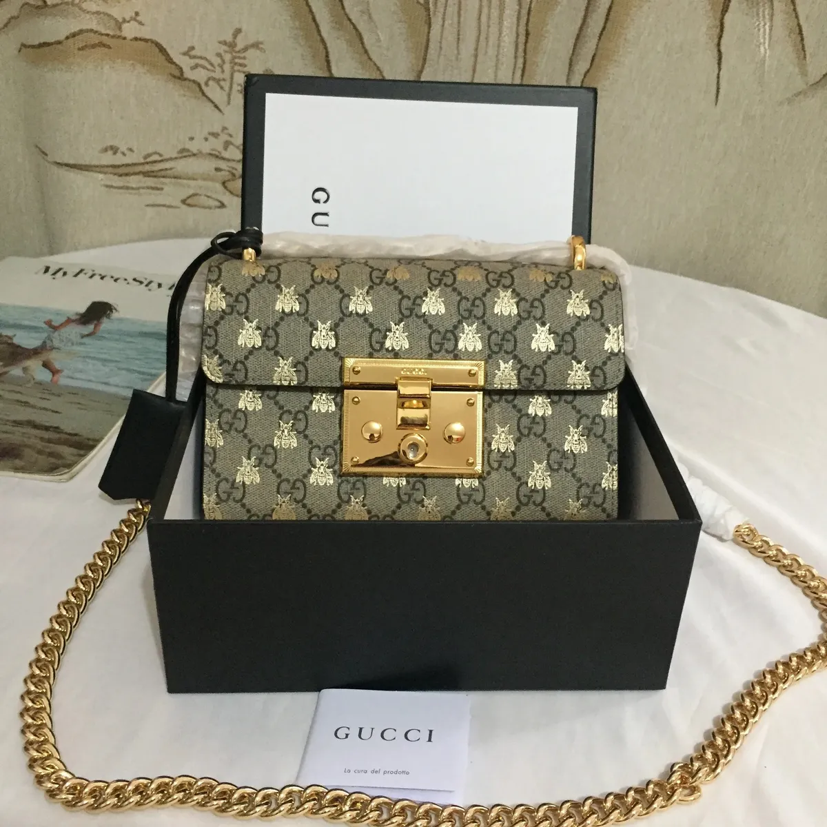 Gucci GG Supreme Bee Print Shoulder Bag