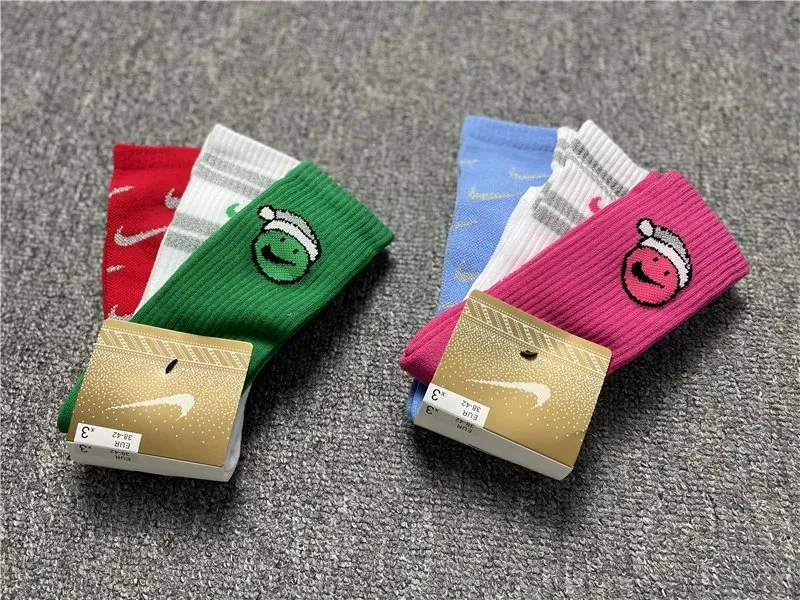 Nike Holiday Smiley Crew Socks