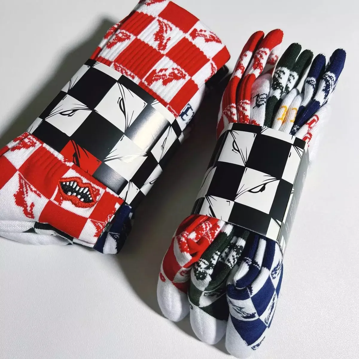 Checkerboard Lip Print Socks [1 style]