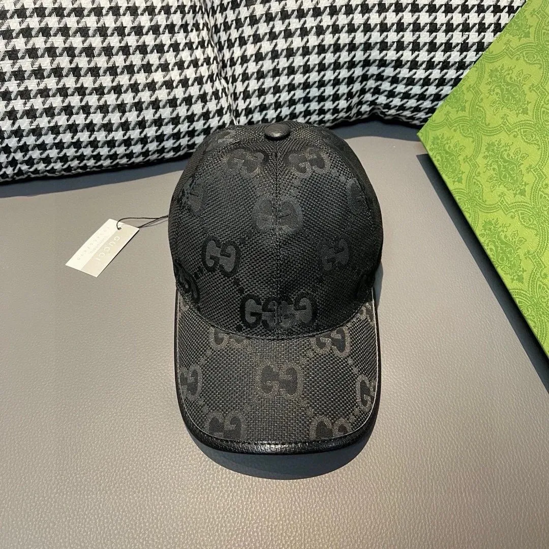 Gucci GG Supreme Baseball Cap