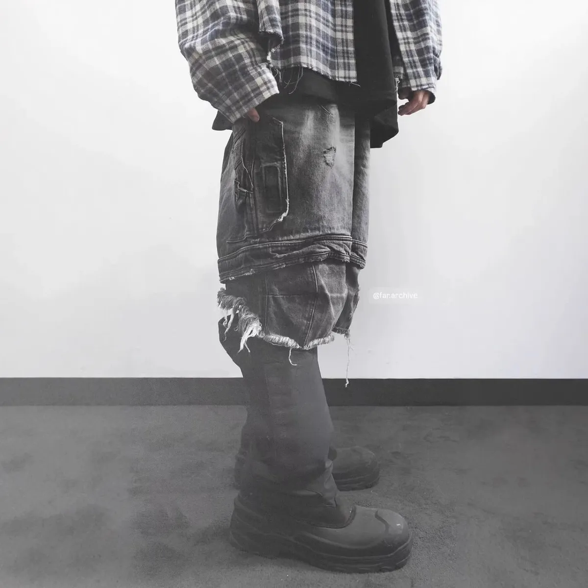 Distressed Denim Cargo Pants [2 styles]