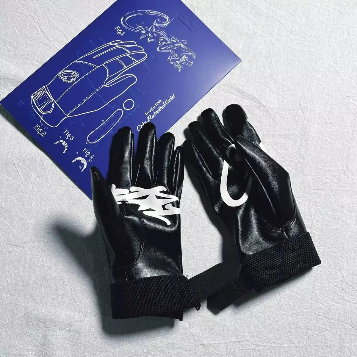 Crtz. RulestheWorld Gloves