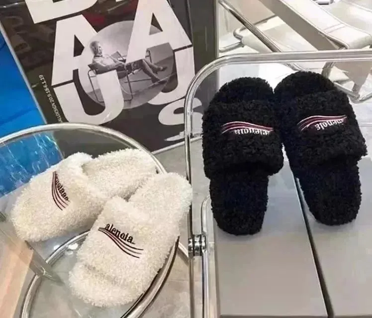 Alenota Fuzzy Slippers [6 styles]