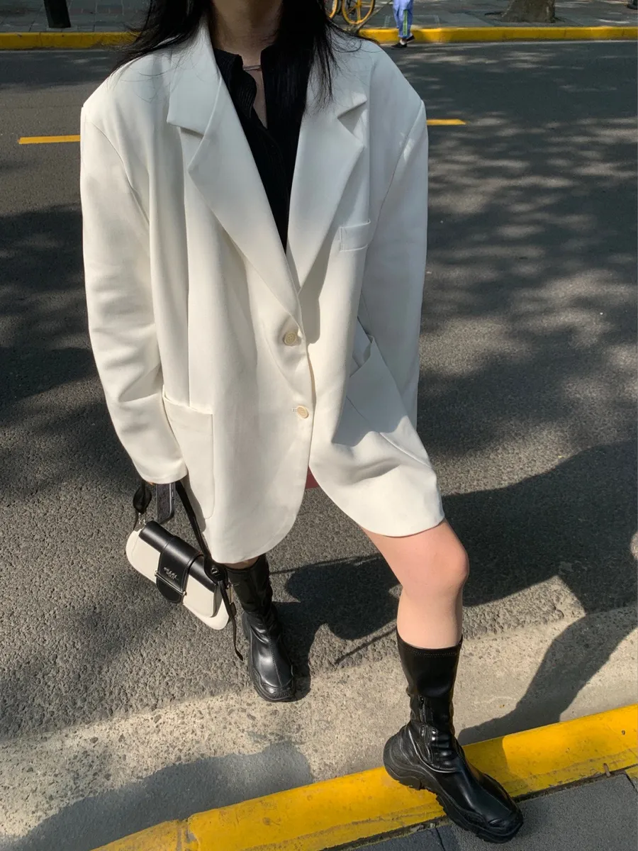 White Oversized Blazer [1 style]