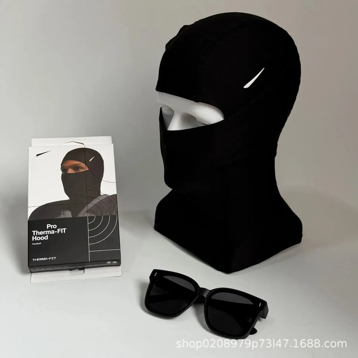 Nike Pro Therma-FIT Hood