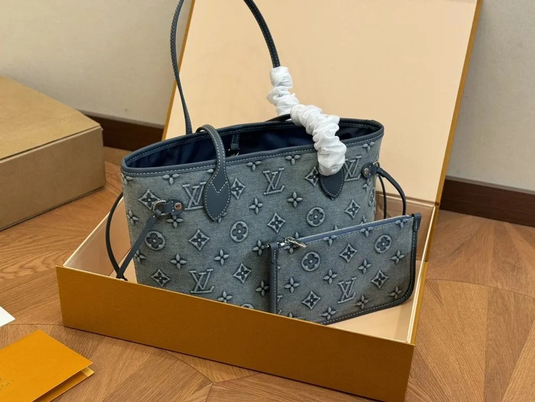 Louis Vuitton Neverfull MM Tote Bag