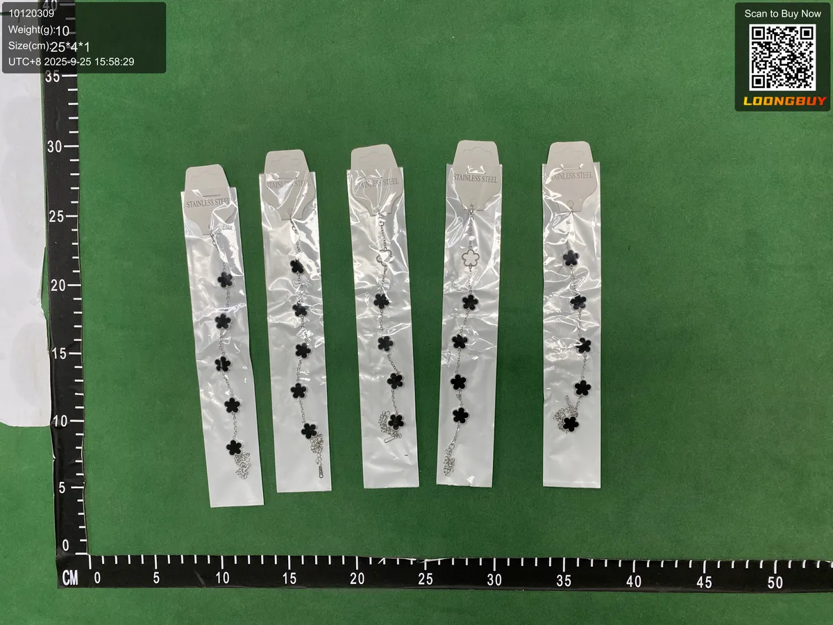 Five-leaf clover bracelet Korean couple simple steel color four-leaf clover bracelet does not fade titanium steel jewelry wholesale niche hand