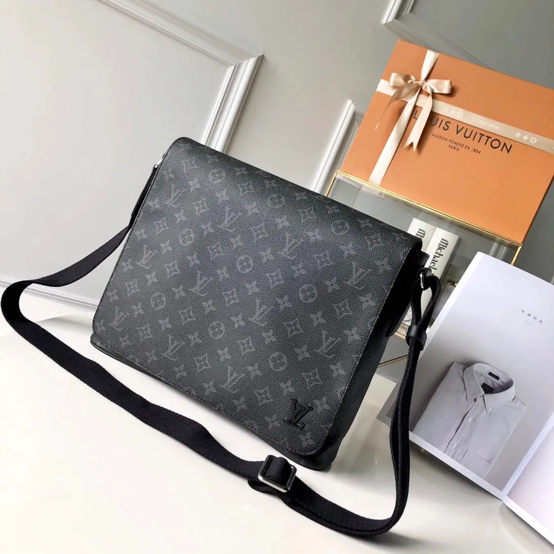 Louis Vuitton Monogram Messenger Bag