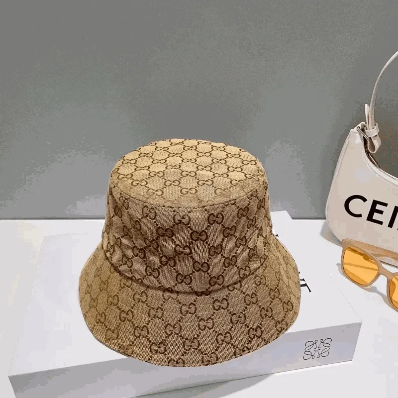 Gucci GG Supreme Bucket Hat