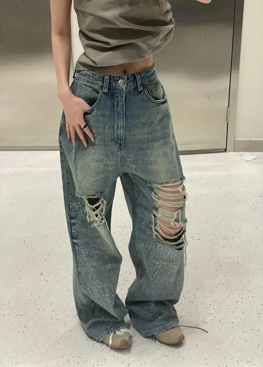 Distressed Wide-Leg Denim Jeans [1 style]